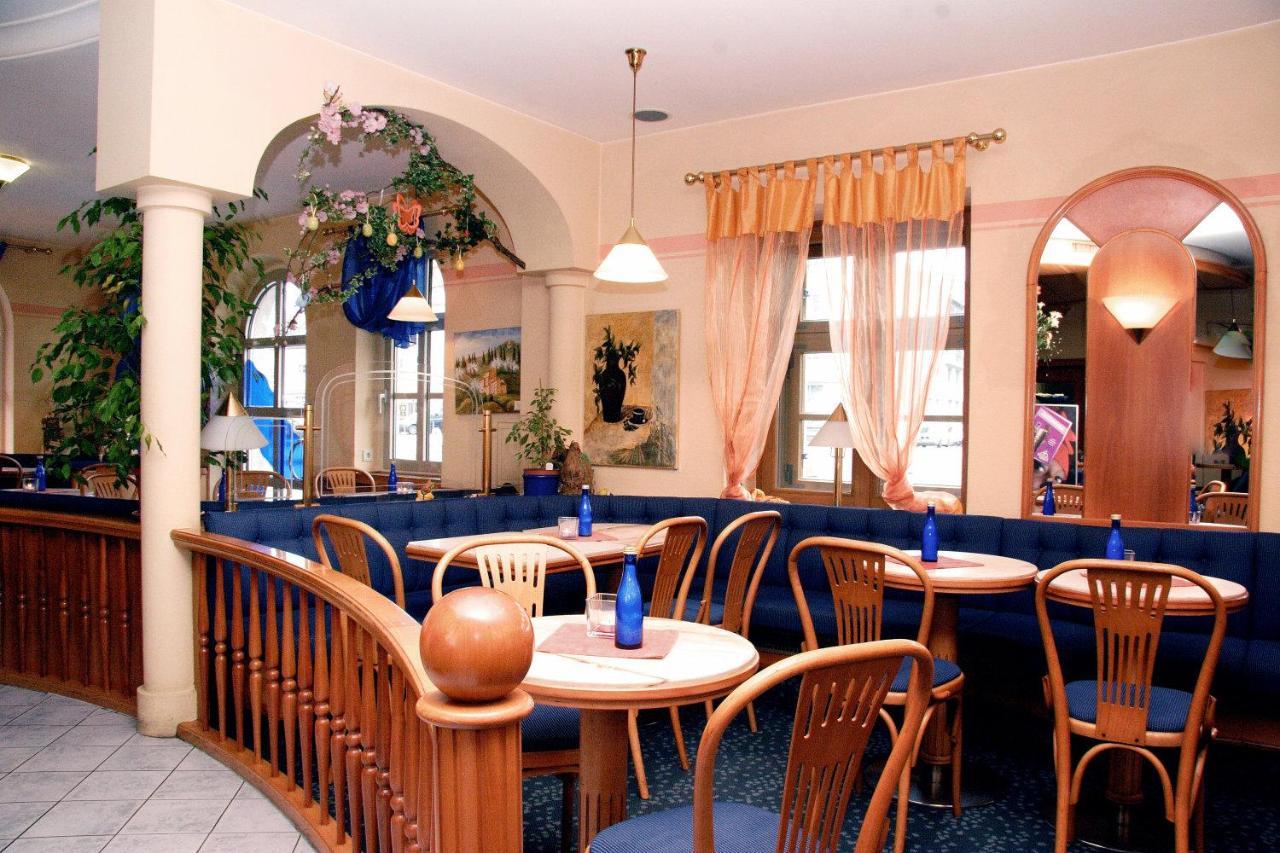 Hotel Zum Grunen Baum Plattling Εξωτερικό φωτογραφία